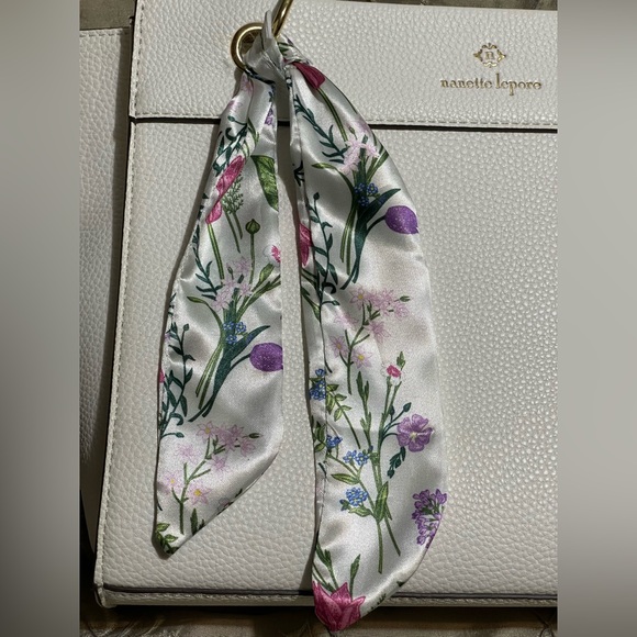 Nanette Lepore White Tote With Gold Hardware & Floral Scarf (No Call Outs) - Picture 14 of 14